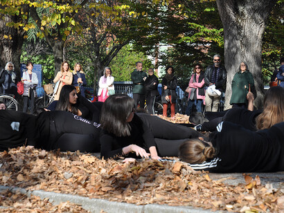 Perché l'essere distesi è qualcosa o qualcuno che si offre senza difese