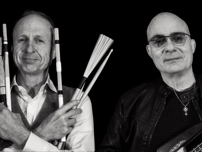 Andrea Marchesini e Dominique Di Piazza. Nel momento in cui ci siamo messi a scrivere cose nuove abbiamo sentito appunto la necessità di interagire con linguaggi diversi e con strumenti diversi provenienti da fuori dell'Europa