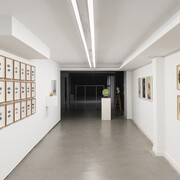 Avelino Sala, These machines kill fascism, vista de exhibición. Cortesía del ADN Galeria. Foto por Roberto Ruiz