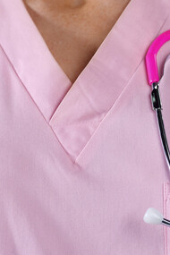 Después de largas horas en la puerta de la tienda y pelearme para que nadie se me colara, ya tengo la que quería: lleva un corazón rosa y el número 10 de la doctora María Merino