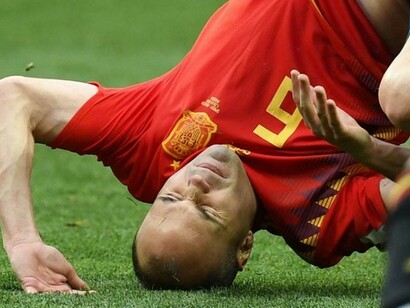 Iniesta: uno de los grandes de todos los tiempos ha tenido un triste colofón