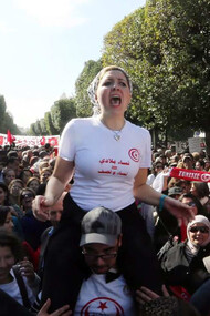 Femministe del Sud, sorridenti, determinate, alla ricerca della giustizia, delle pari opportunità e dell'implementazione della leadership femminile