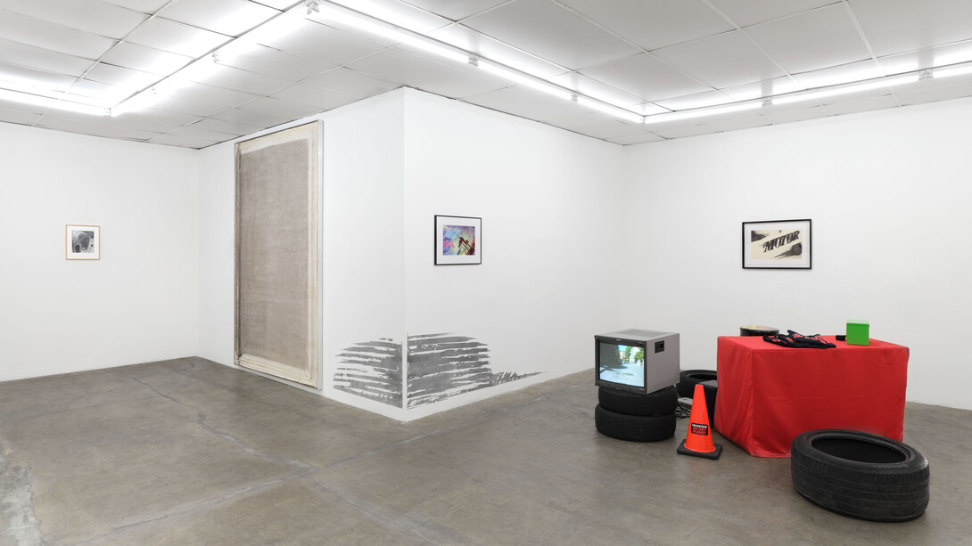 Various artists, The cars of Los Angeles, exhibition view. Courtesy of Bel Ami Gallery