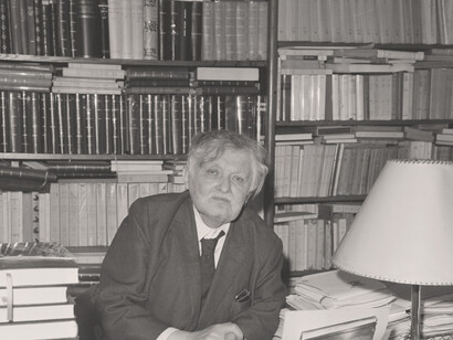 Gabriel Marcel, dramaturgo y filósofo francés. Sostenía que los individuos tan solo pueden ser comprendidos en las situaciones específicas en que se ven implicados y comprometidos
