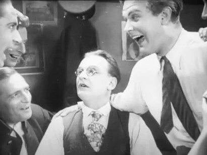 Die elf Teufel (1927).Stummfilm, Szene, Tommy (Gustav Fröhlich) rechts, Torwart (Willi Forst) mitte, Spieler (N.N) links