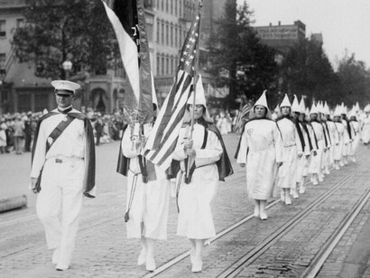 El Ku Klux Klan desfilando por la Avenida Pennsylvania, 1928