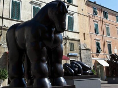 Sculpture of a horse in Pietrasanta