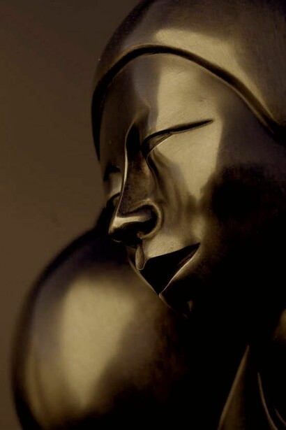 No hay drama en sus rostros cubiertos por una especie de «tocas» a la usanza de las ordenes monásticas o las siervas de la plebe en el feudalismo