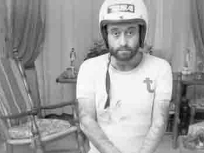 La linea narrativa passa attraverso la musica,  i racconti, le testimonianze, le immagini e gli oggetti del quotidiano e di scena che hanno accompagnato la vita di Lucio Dalla