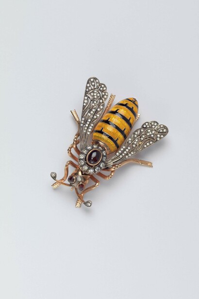 Bee, Designer Unknown, USA. c. 1980.  Photo by John Bigelow Taylor.