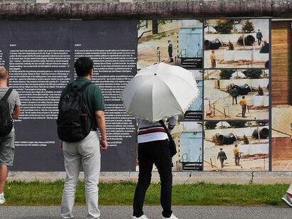 Beyond the Wall. Courtesy of West Side Gallery