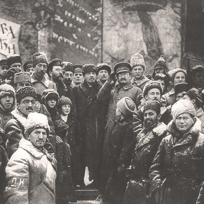 La Revolución rusa sigue siendo uno de los acontecimientos más estudiados y más apasionadamente discutidos de la historia contemporánea