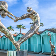 Lorenzo Quinn, All we need is love, vista della mostra. Per gentile concessione della Galleria Contini Art