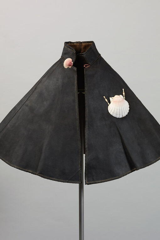 Textiles and Jewellery. Courtesy of GNM 