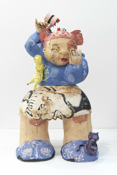 Sami Tsang, Hot Tea Melts Me Down, Stoneware, engobe, glaze, 2022, 28 x 37 x 18 inches. Courtesy of the artist and Claire Oliver Gallery