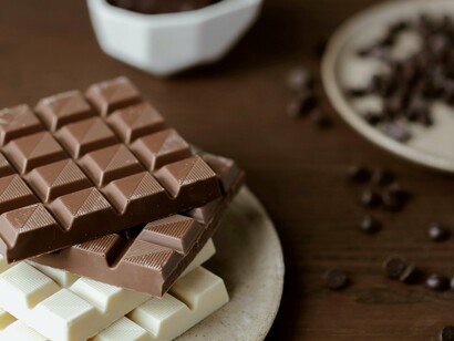 O chocolate melhora o nosso humor, reduz o nosso estresse e aumenta a sensação de bem-estar; além de melhorar a nossa memória e concentração, tem coisas que só o chocolate sabe resolver



