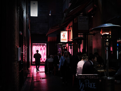Una terraza de un restaurante que sirve sus productos con tecnología robótica en Melbourne, Australia
