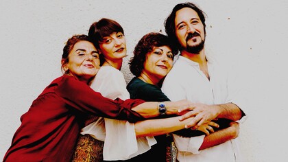 Cristina Vetrone, Lorella Monti, Chiara Carnevale e Fulvio Di Nocera. Gruppo folk campano @assurd.official