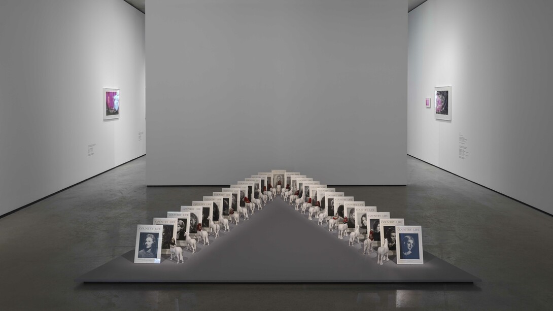 Rose English, Begin suddenly in splendour, exhibition view. Courtesy of Museum der Moderne
