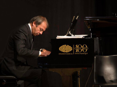 Dante Roberto al pianoforte