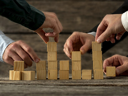 A more effective leader gets help when he needs it