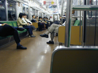People on Yamanote line