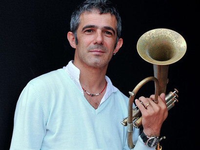 Paolo Fresu, possiede una conoscenza ampia e profonda della letteratura musicale, foto Jean-Louis Neveu