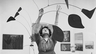 Peggy Guggenheim, Calder mobile Arc of petals nel 1948 