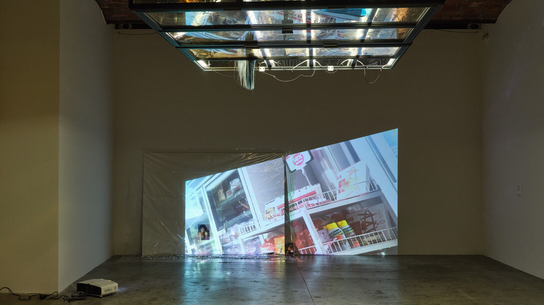 Jasmine Gregory, Who wants to die for glamour, vista de exhibición. Cortesía de MoMA PS1