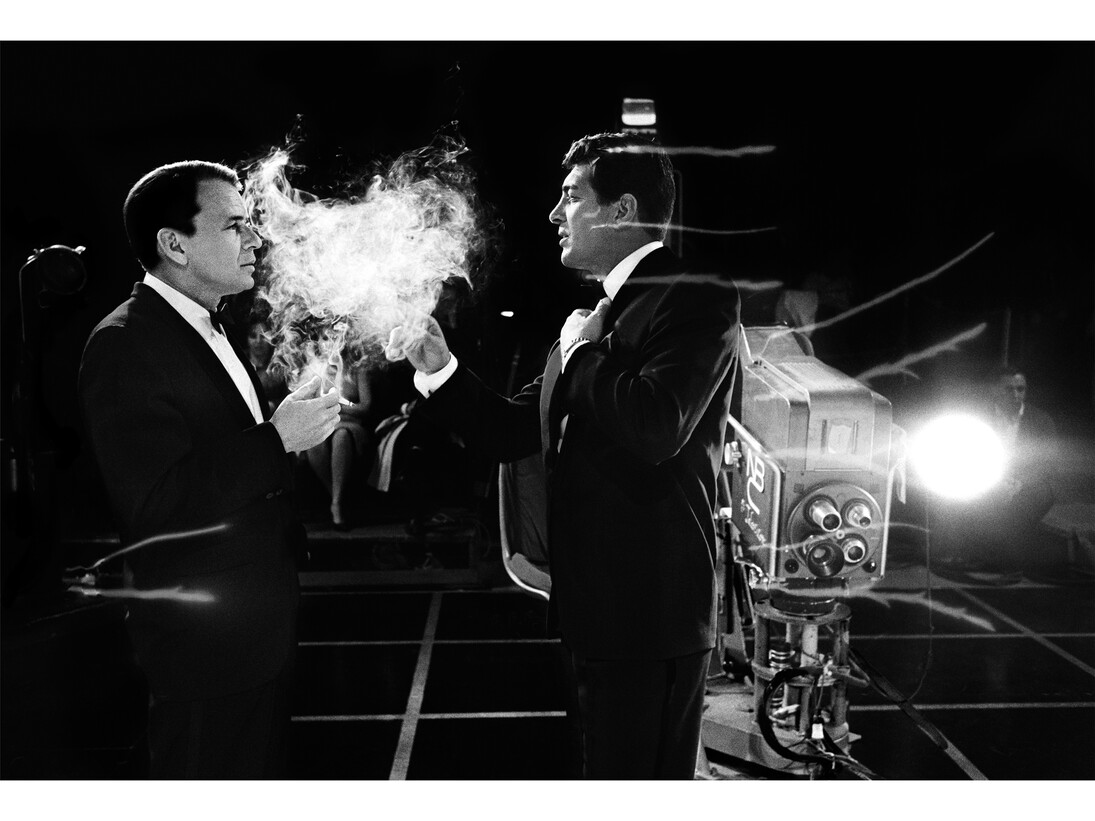 Bob Willoughby, Frank Sinatra and Dean Martin on set of the Judy Garland show, 1962, © Bob Willoughby/Huxley-Parlour Gallery