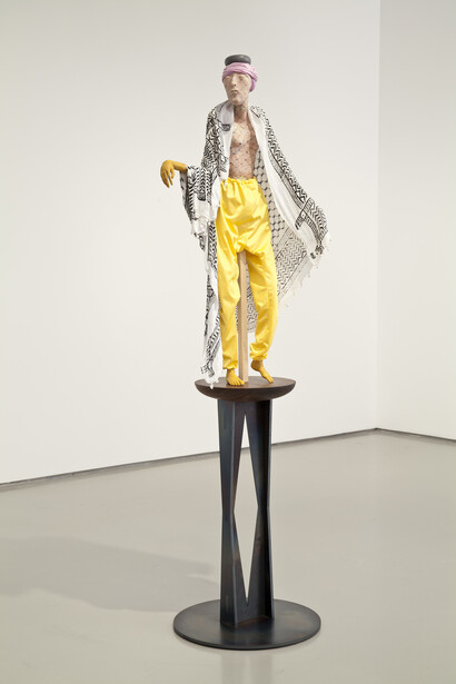 Francis Upritchard. Nincompoop, 2011, modelling material, foil, wire, paint, cloth, 99 x 58 x 24 cm.