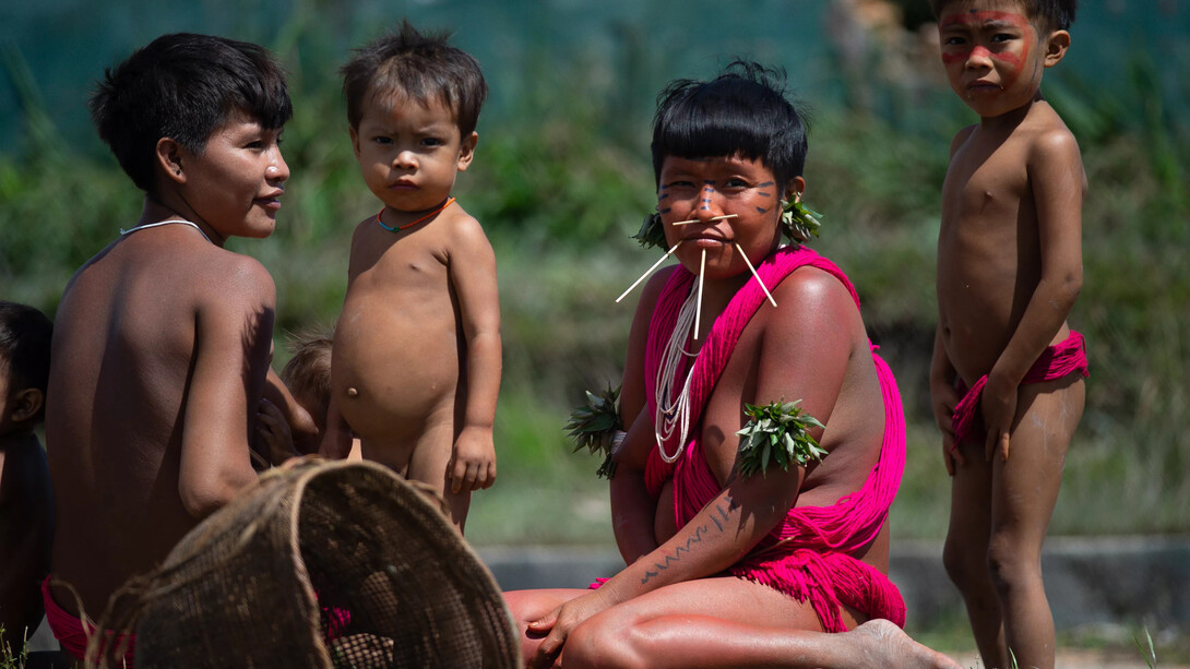 Yanomami, tribo que habita na Floresta Amazônica; Brasil