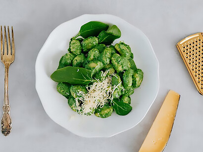 A plate of green vegetables