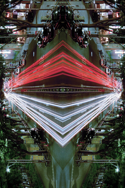 Stefano Cagol , Meeting at the center , 2004
Photography 35mm digitized , lambda print mounted on aluminum , 125 x 100 cm
Tokyo . Courtesy the artist and Collection Seat Pagine Gialle , Turin