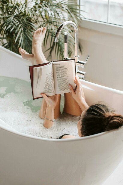 Mantenha listas de gratidão diárias ou semanais para mudar sua perspectiva sobre a vida e aumentar seu bem-estar emocional