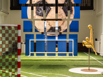 Offside. Football in the city, exhibition view. Courtesy of STAM