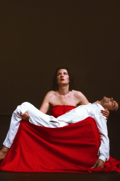 Marina Abramović/Ulay, Anima Mundi (Pietà),
1983/2002, stampa a colori, cm 183 x 183. Edizione di 3 © Marina Abramović and Ulay, Courtesy of Marina Abramović Archives e/and Galleria Lia Rumma, Milano/Napoli