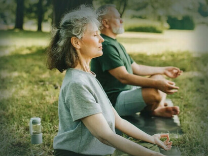 Regelmäßige Bewegung und Meditation sind der Schlüssel zu guter Gesundheit und Alterung
