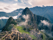 Machu Pichu, Cusco, Perú. Las tensiones entre identidad, memoria histórica y representación política continúan influyendo en los debates sobre el presente y el futuro del Perú