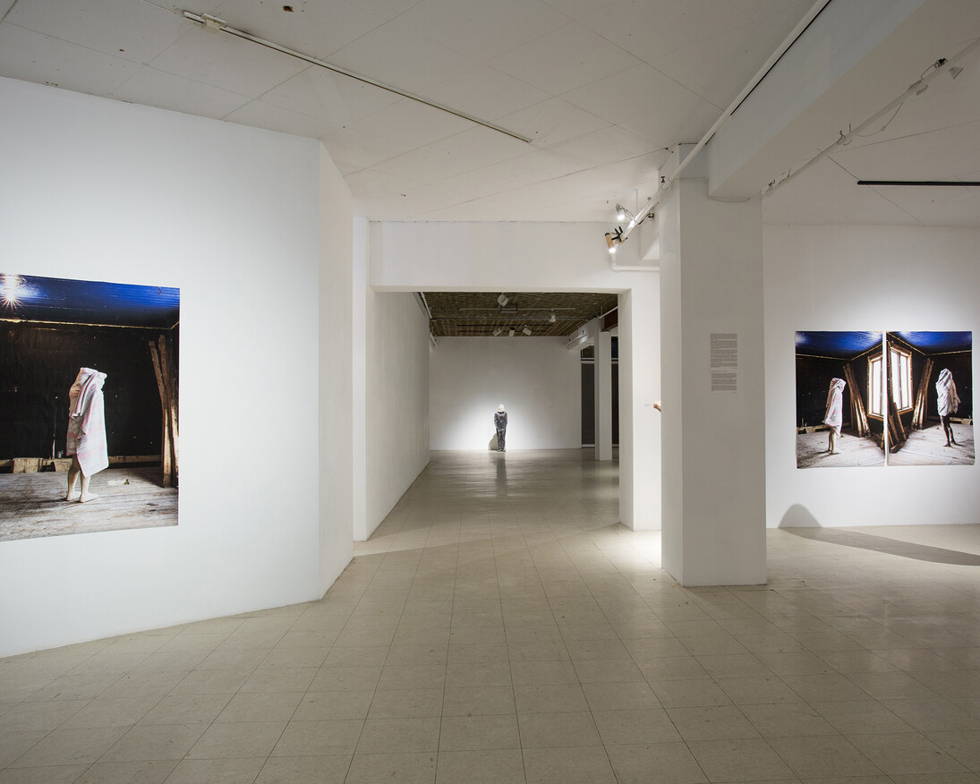 Des silhouettes emballées. Courtesy of Art Mûr