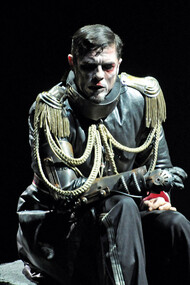 Alessandro Gassmann in "Riccardo III"