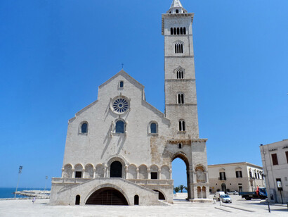 La facciata della Cattedrale di San Nicola
