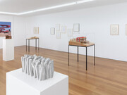 Verschiedene künstler, Breaking the walls, dino appears, ausstellungsansicht. Mit freundlicher genehmigung der Galerie Rüdiger Schöttle