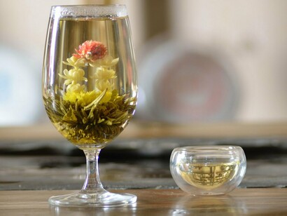 Copo do chá com flores