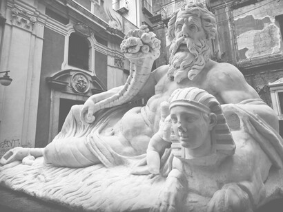 La statua del Nilo è simbolo d’incontro, di civiltà lontane ma vicine