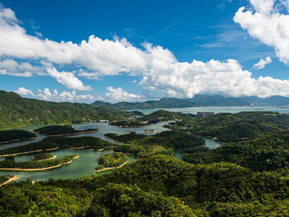 Paisaje de nubes sobre pequeñas islas y el mar, Costa Rica