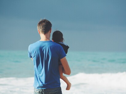 Tener hijos es una odisea para las parejas jóvenes en España
