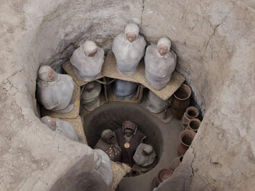 Recreación de entierro múltiple, cultura Quitu. Museo de sitio La Florida