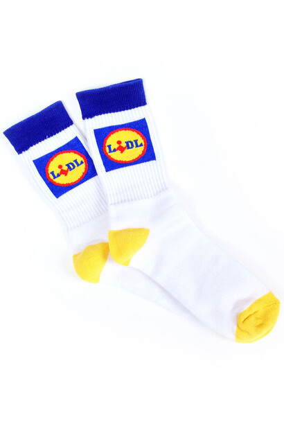 Le sneakers multicolorate a marchio e linea Lidl