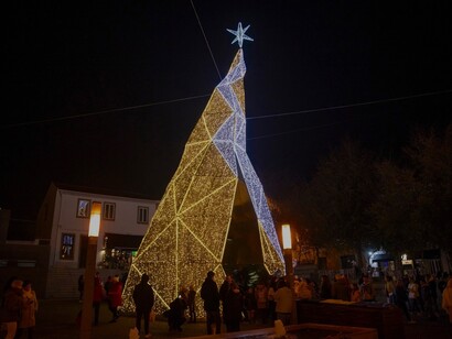 Árvore de Natal gigante em Perlim, em Santa Maria da Feira, Distrito de Aveiro, Portugal